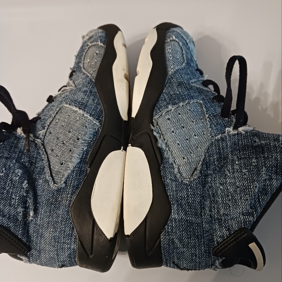 Girls Jordan 3y - Picture 3 of 4